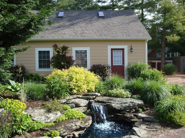 Detached garage, Studio on 2nd level