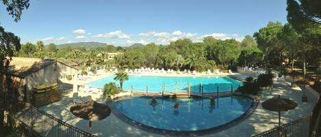 Der pool auf dem Campingplatz Lei Suves