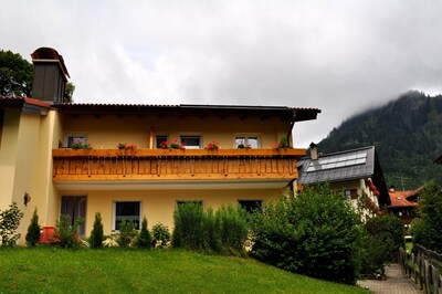 The house is situated in the center of Bad Hindelang still very quiet.
