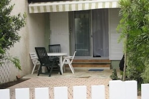 terrasse avant et son store