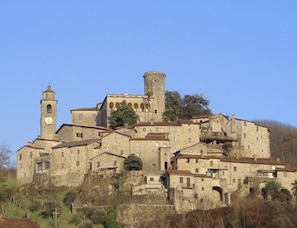 Castello di Bagnone. The villa is two houses away from the castle.