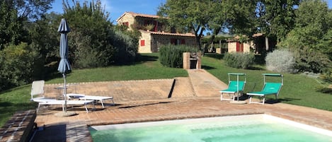 La casa e la piscina