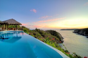 Oceanfront Villa Pool