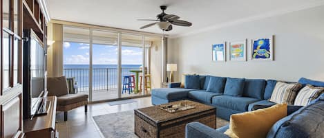 Living room w/large flatscreen and unobstructed beach views