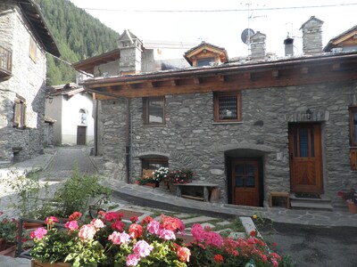 LA THUILE typical mountain house-70m2 - 2/4 pers. Two bathrooms. Recently refitted