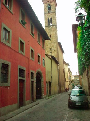 The Via Giardino Serristori