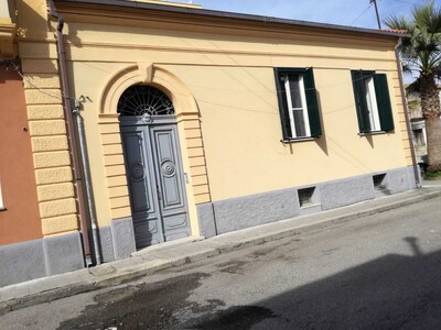 Apartment in the historic center of Locri, a few hundred meters from the sea.