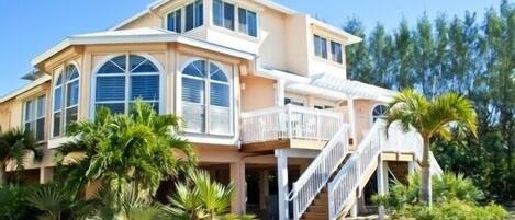 Exterior of the Captiva Beach Villa Donax