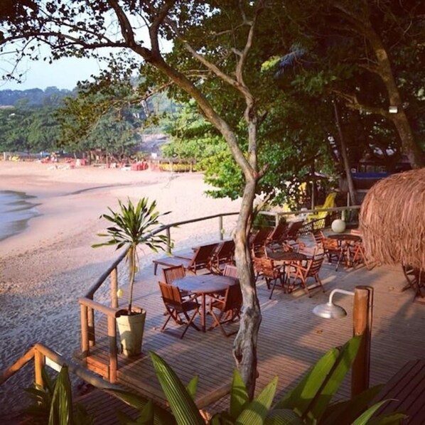 Apoio exclusivo do Condomínio na Praia do Curral com vista  deslumbrante!