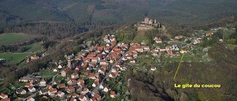 Vue aérienne de Lichtenberg et du gîte