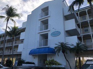 Bldg 4 - Bonefish Suites