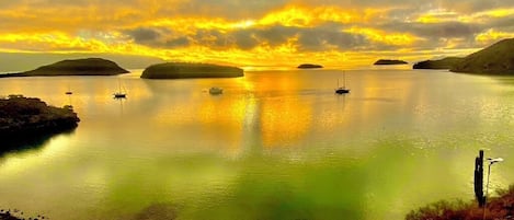 World-class view with insane sunrises every morning. All the water toys are free