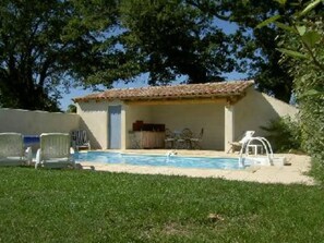 Swimming pool