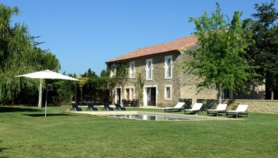 Authentic Provencal farmhouse in Pays des Sorgues