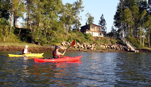 Access to water for easy paddling