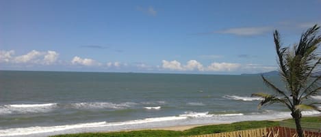 Θέα στην παραλία/θάλασσα