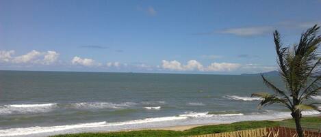 Uitzicht op strand/zee