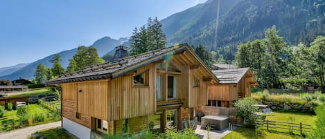 Fantastic location close to Chamonix town centre