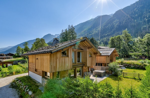 Fantastic location close to Chamonix town centre