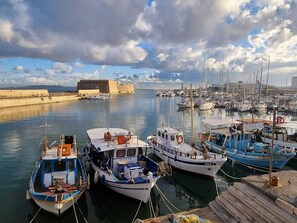 Heraklion city and harbour is 20 minutes away from Julies Apartment