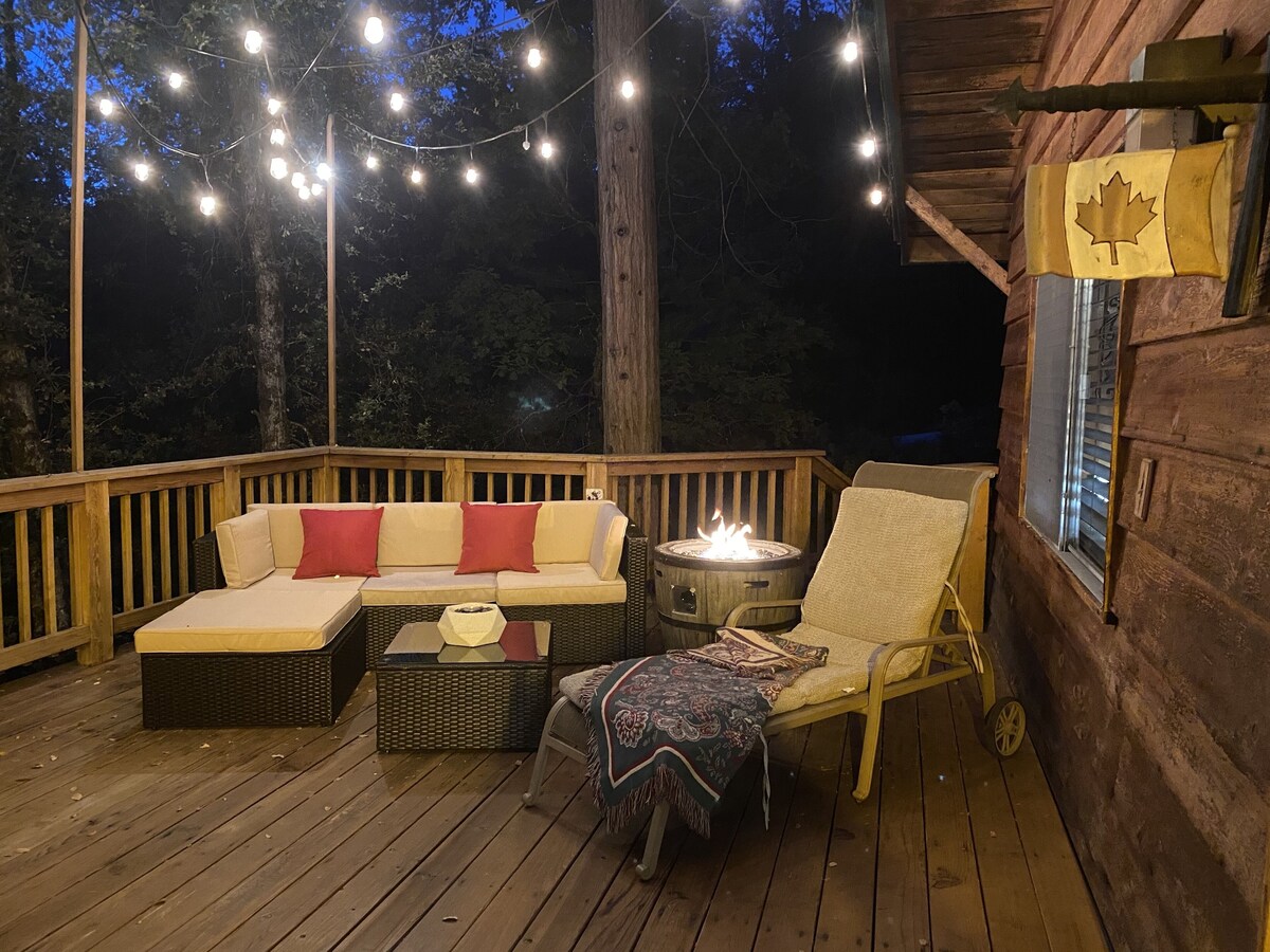 Cozy Bass Lake Cabin walk to Pines Village & Marina, 20 min to Yosemite!