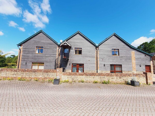 South wing of The Victorian Barn. The Byre is on the left. Ground floor.