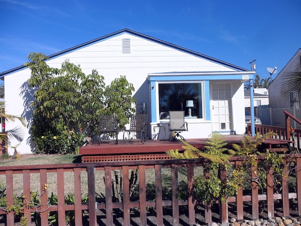 Cozy Pacific Beach Cottage