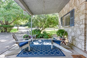 Patio area of Texas Barn at front entrance