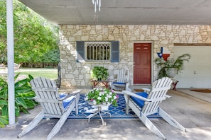 Entrance area to Texas Barn