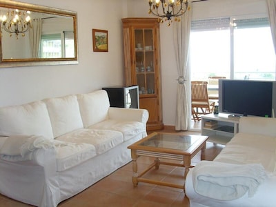 Apt. 2 rooms A / ACOND. Seaview. 2 rooms WIFI. Terrace. Gym Sauna. Swimming pool. Tennis. Golf