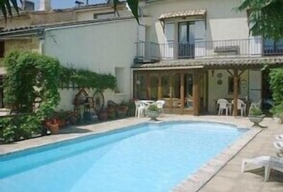 Dordogne, near St Emilion-beautifully restored 18c village house+heated pool.