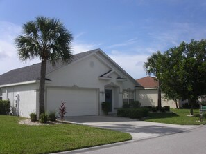 Front of villa.