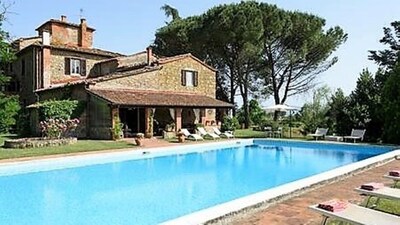 Encanto espaciosa casa de piedra en 1500, con piscina privada 