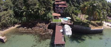 Angra dos Reis - Praia do Leste. 
