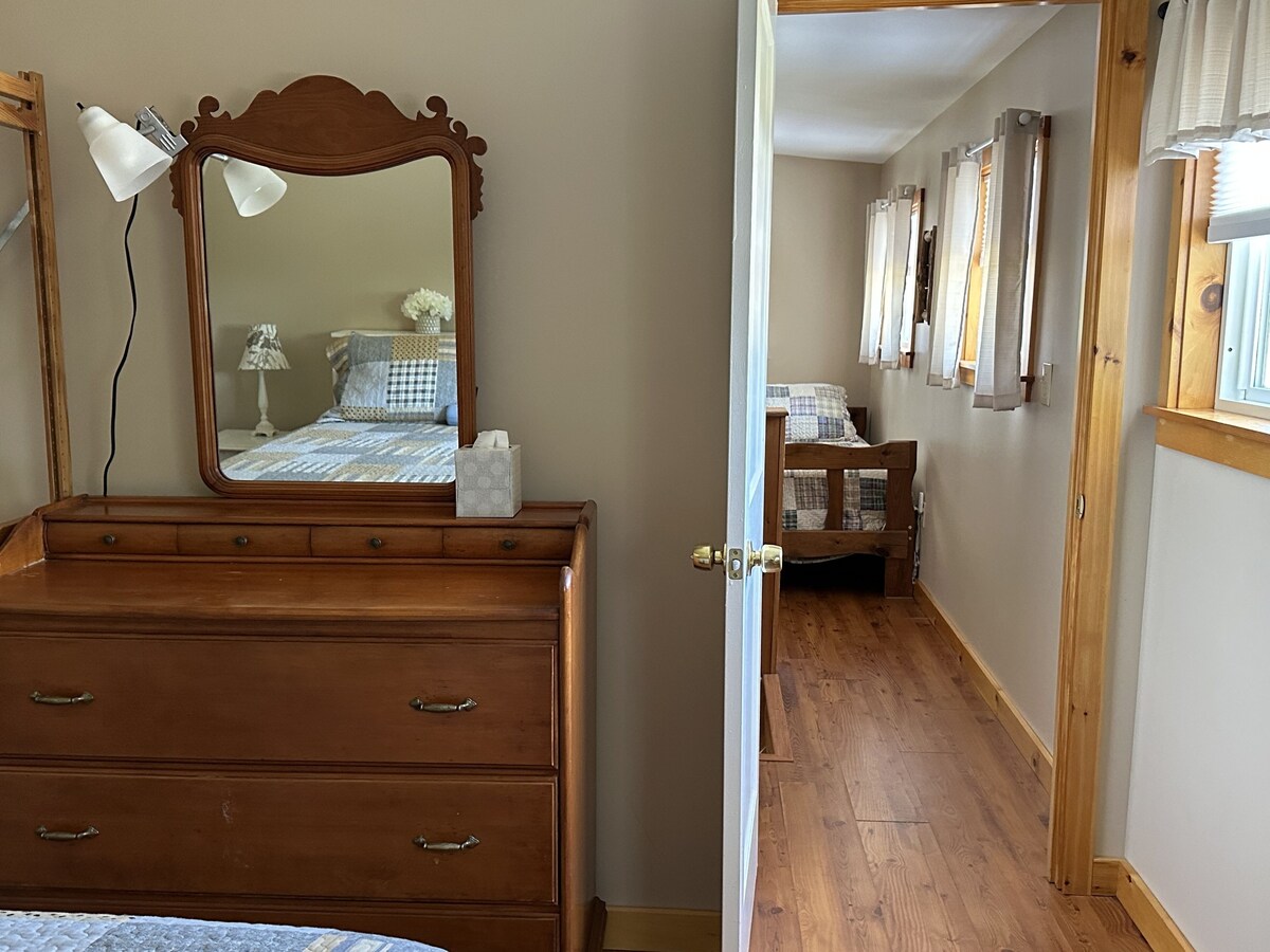 Northwood Lake cottage,Deerfield NH. Large sandy beach,family and dog friendly