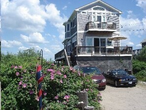 Front of Beachhouse Driveway 