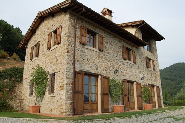 farmhouse villa with all modern facilities  - ideal summer or winter