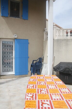 Terrace with table