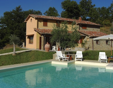 Casa de vacaciones Col di Fabbri 8 personas, 4 dormitorios, piscina privada