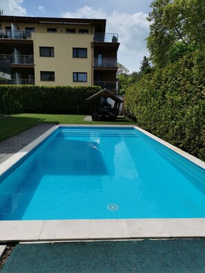 Garten mit Pool
