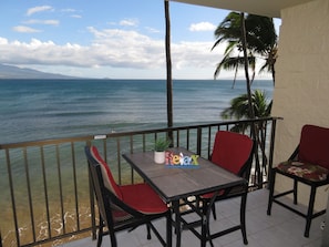 Seating for 4 on the Lanai - perfect for whale watching