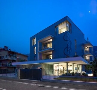 nueva casa de apartamentos en Torbole a pocos minutos de la playa