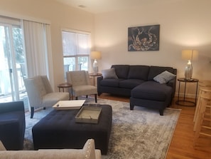 Spacious Living Area with Plenty of Seating