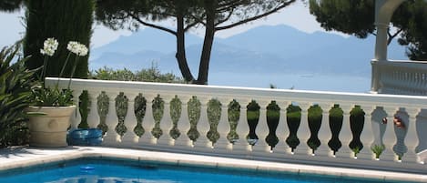 luxueuse villa hauteur de Cannes calme à 7'plages calme ville sports  promenades