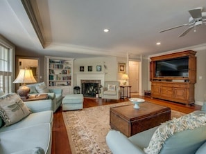 4 Greenwood Court - Living Room with Large Flat Screen TV