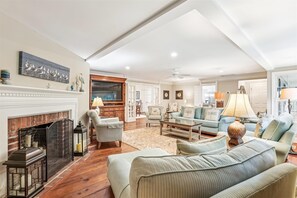 Spacious Living Room at 4 Greenwood Court