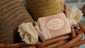 Bathroom amenities