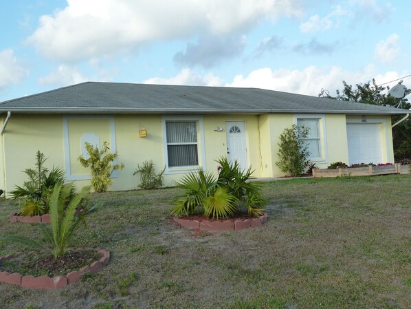 Beautifully  landscaped freshly painted home at the end of a quiet cul-de-sac