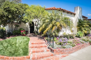 Entry way