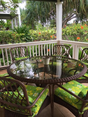 Outdoor dining